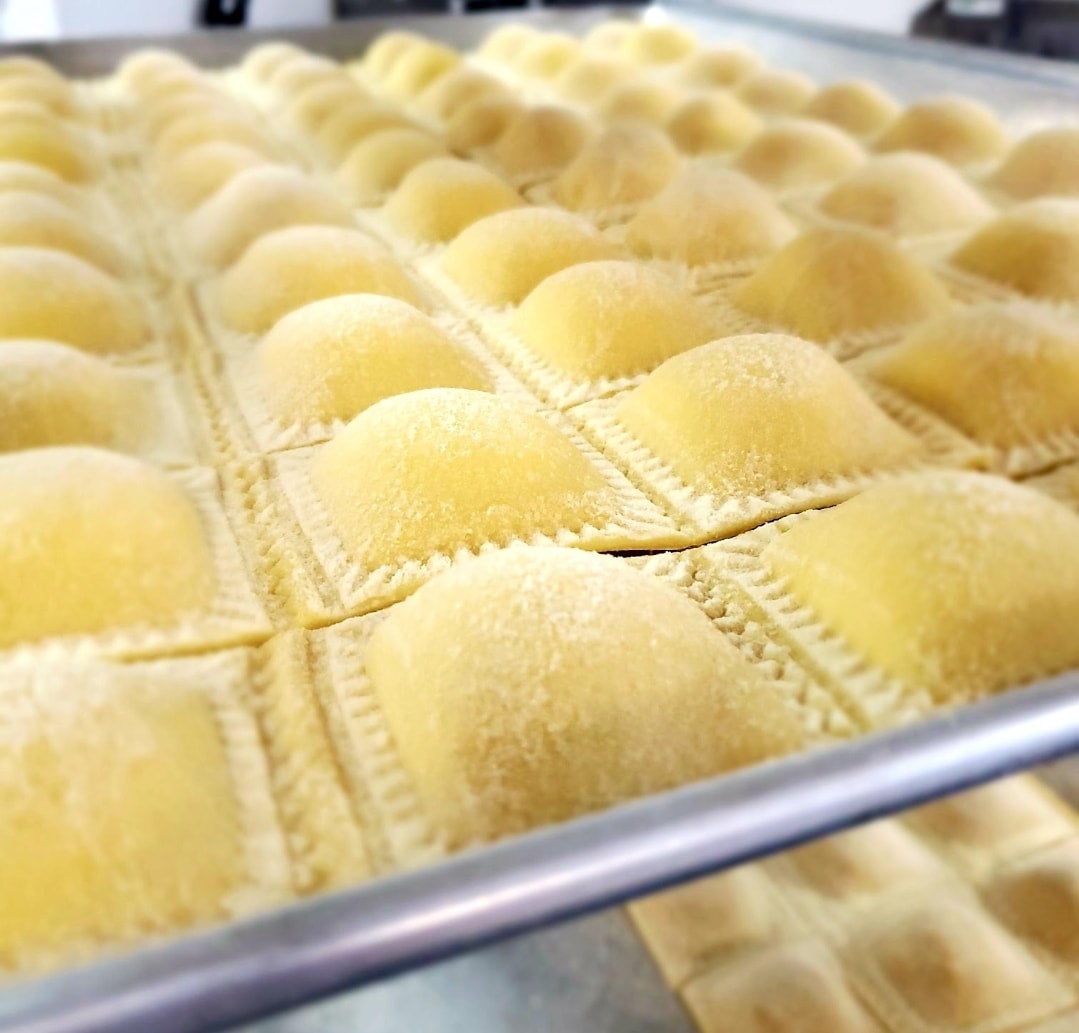 Smoked mozzarella fresh basil 32 oz 4 to 5 servings pasta ilgatto
